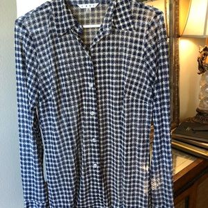 Cabi navy and white button front blouse medium